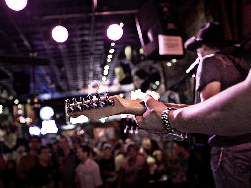 Guitar, Band, Live Music Concert Nashville TN - Sweet Magnolia Tours